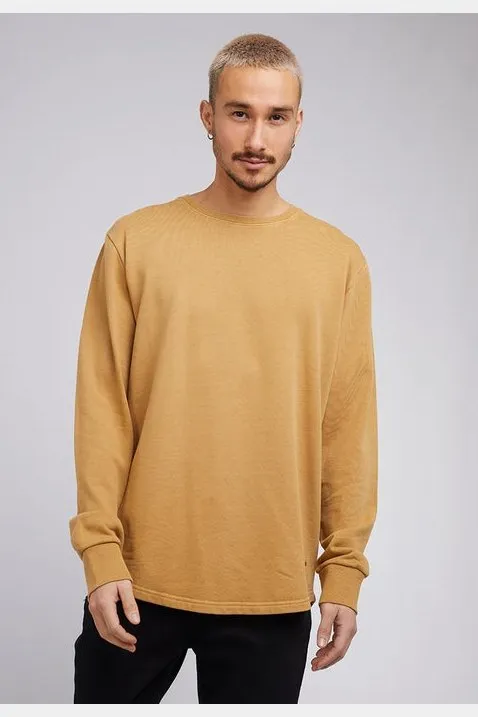 Silent theory curved hem crew mustard